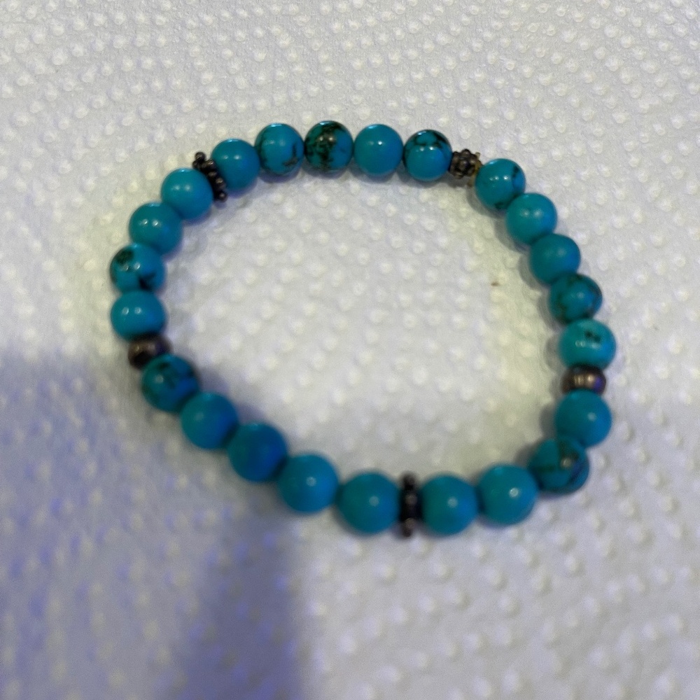 Genuine turquoise bead stretch bracelet